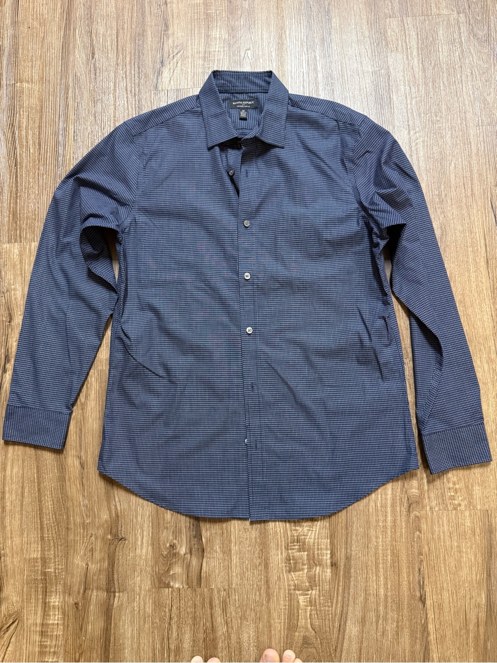 Banana Republic Men's Classic Navy Patterned Button-Down Shirt